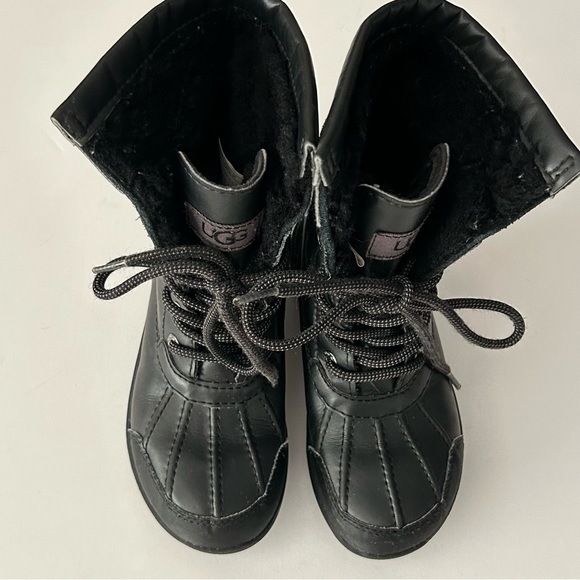 Boy’s Ugg Black Butte Rubber Suede Water resistance Snow Winter Boots size 12 - Picture 2 of 14